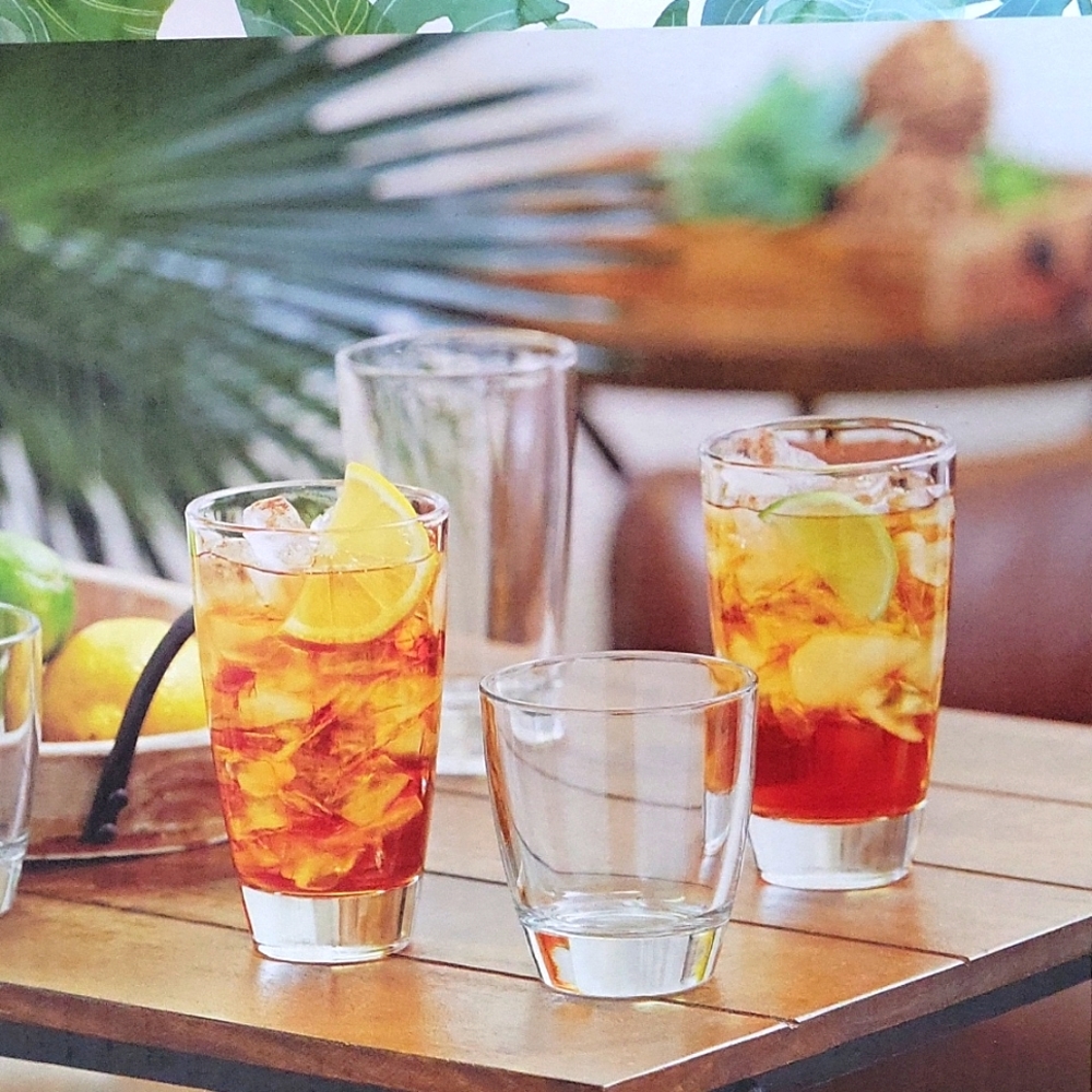 TOMMY BAHAMA 16 Piece Glass Set